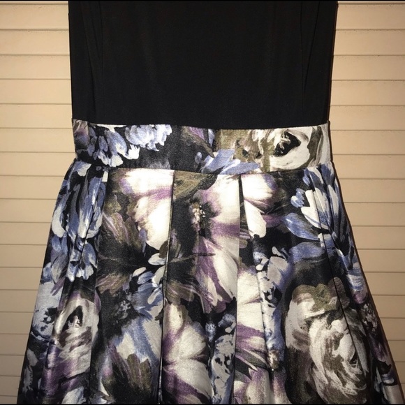 SLNY High Low Gown - Picture 4 of 6